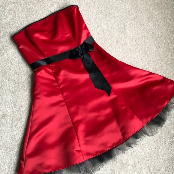 Jessica McClintock/Gunne Sax Red Strapless Dress - Picture 2 of 9